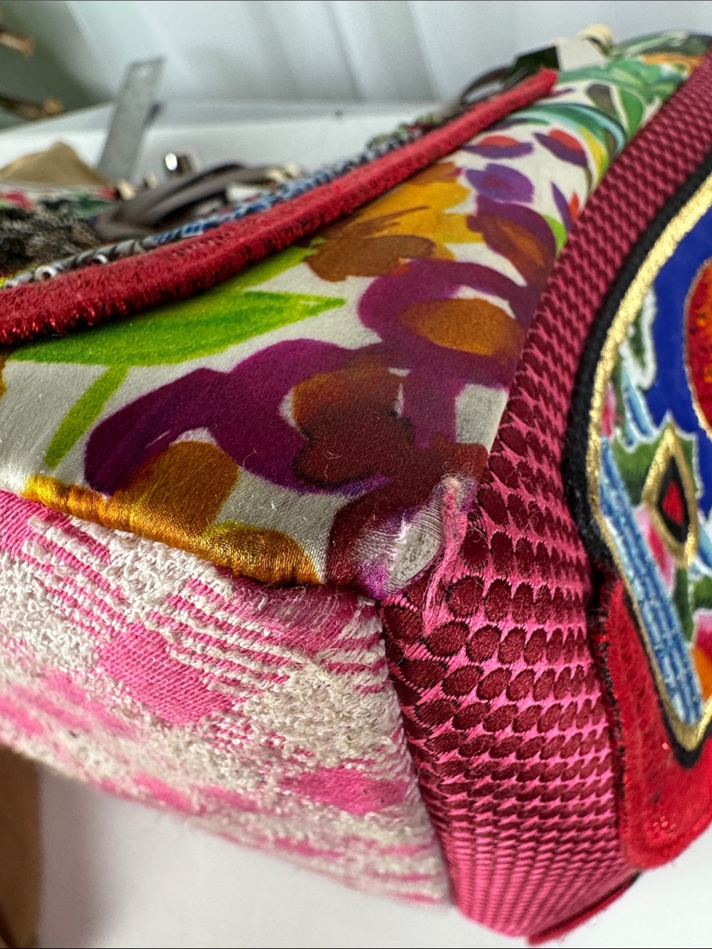 Christian Louboutin Caracaba Large Mix-Print Tote Motif Embroidered Multicolor - Picture 13 of 16